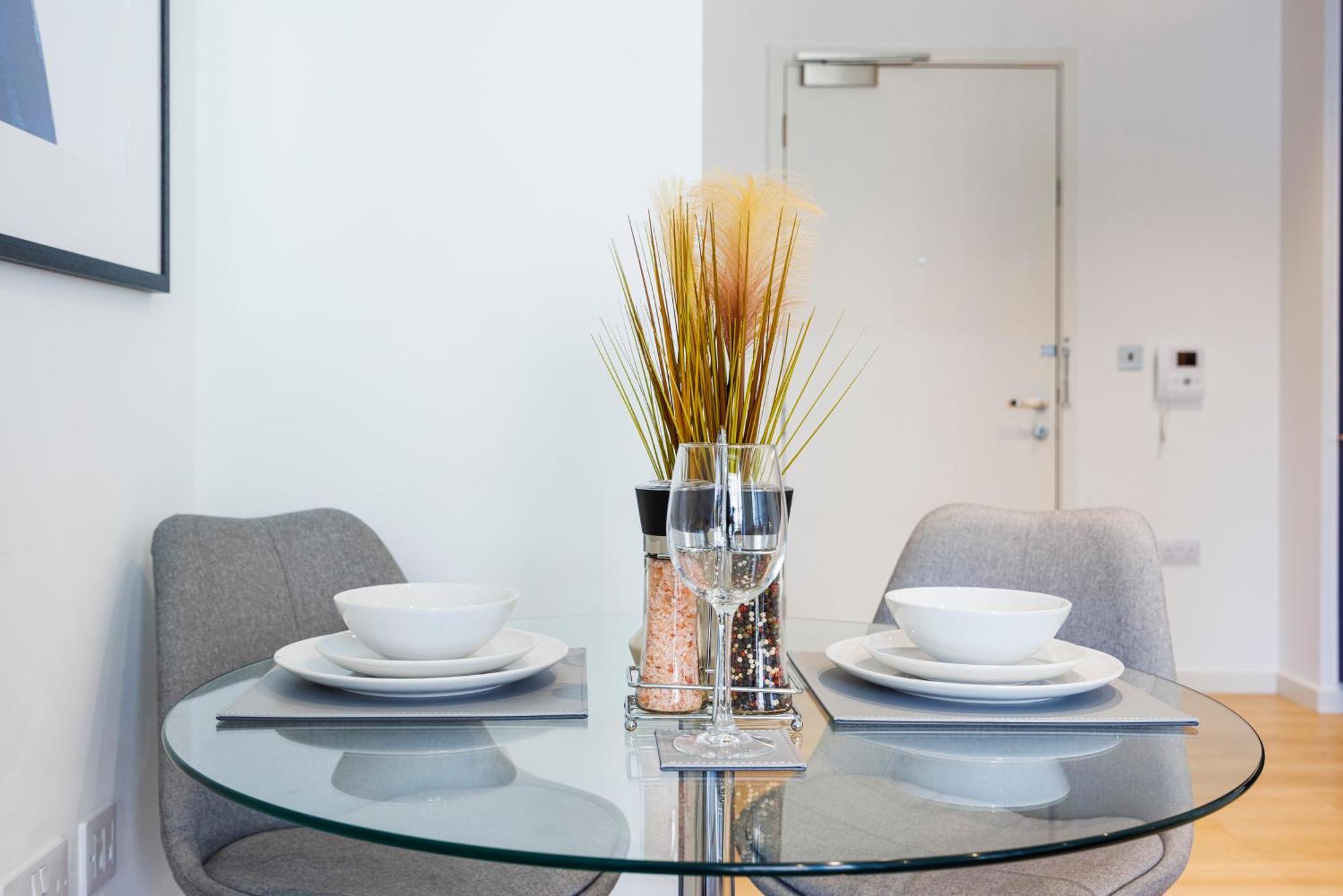 Luxury Apartment-Business-Relocation-Canary Wharf Лондон Экстерьер фото